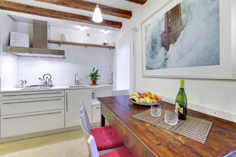 Cozy Apartment Up To 4 In Biennale Giardini By Bricola Apartments Venecia Exterior foto
